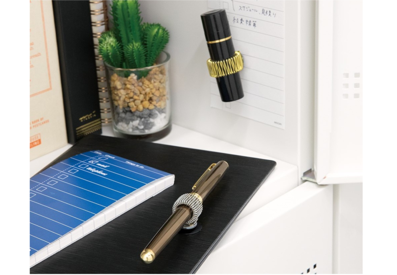 uchwyt z magnesem 3.png