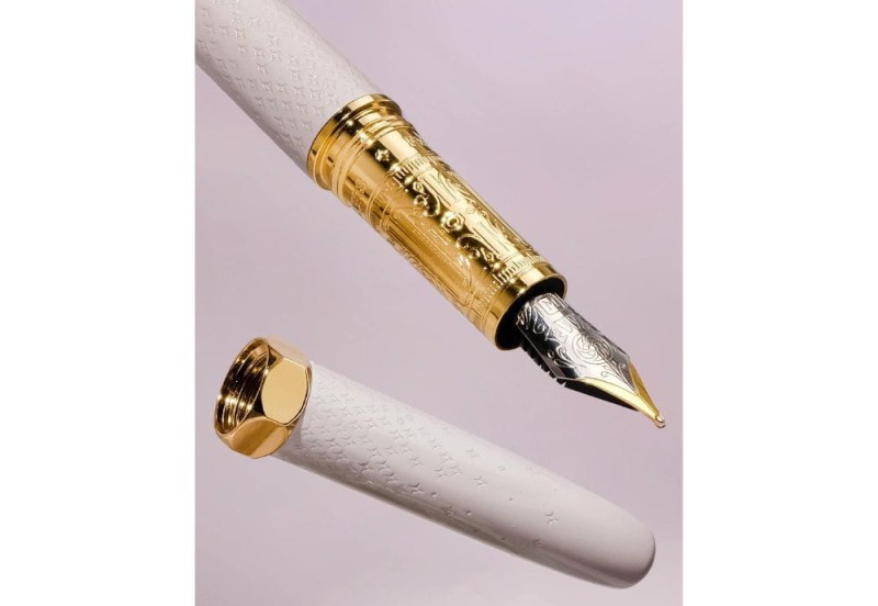 The Bijou Fountain Pen Sandcastle Clay (10).jpg