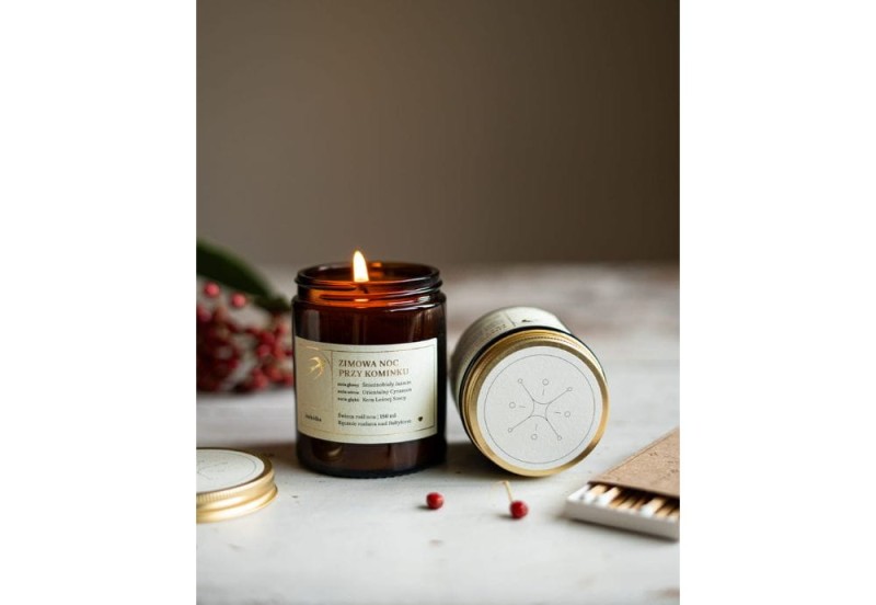 jaskółka świeca sojowa zimowa noc przy kominku (3).jpg