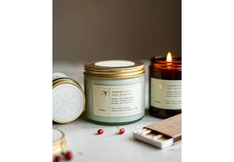 jaskółka świeca sojowa zimowa noc przy kominku (4).jpg