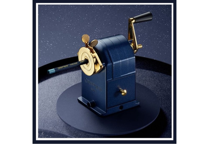 Caran d'Ache Temperówka na korbkę (2).jpg