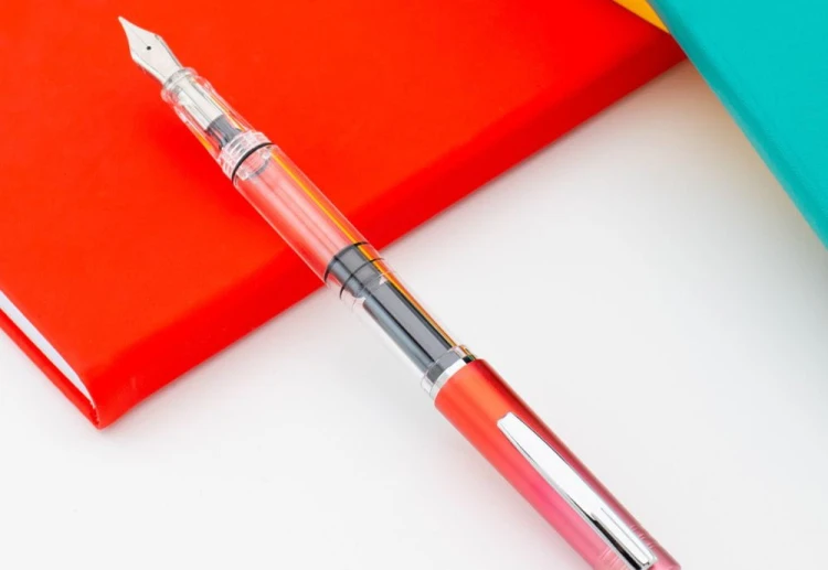 MONTEVERDE MP1 Pióro wieczne Piston filler Demonstrator NOTEKA Strawberry 1.jpg