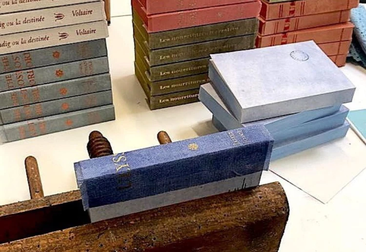 Slow Design Libri Muti  Biblioteca Muta NOTEKA.jpg