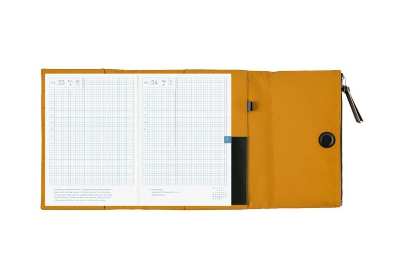 Hobonichi Techo Cousin A5 Cover: Tragen: Mustard