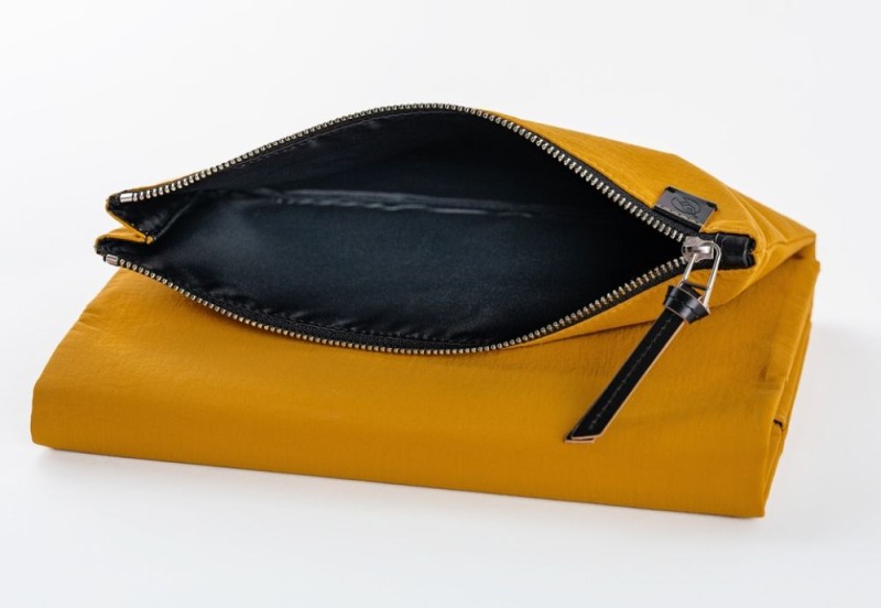 Hobonichi Techo Cousin A5 Cover: Tragen: Mustard