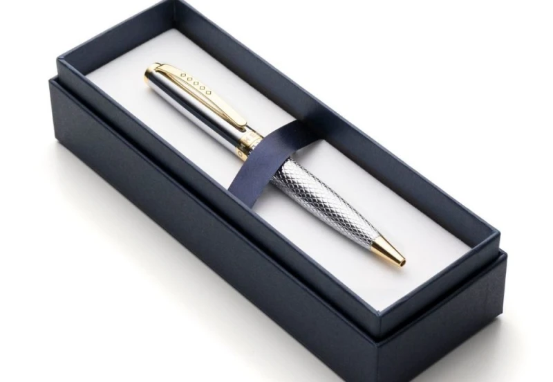 Tom Hessin Magnetic NOTEKA.jpg