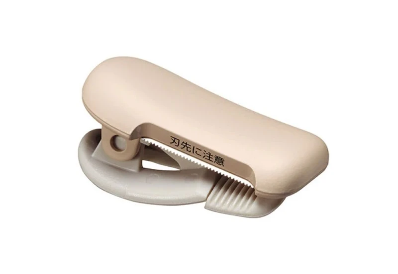 Kokuyo Dyspenser Washi Tape Cutter BROWN 10~15mm NOTEKA.jpg