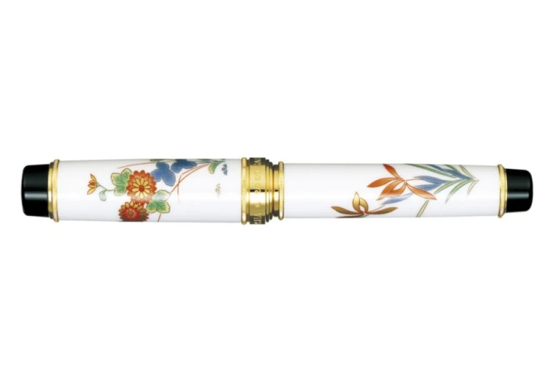 Pióro wieczne Sailor Arita Yaki Fountain Pen 'Koimari Rangiku' (Koransha).jpg