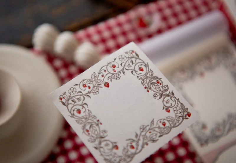 OURS Studio Strawberry Frame Letterpress Book Zestaw etykiet NOTEKA (4).jpg