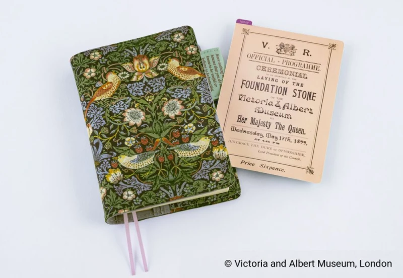 Hobonichi Techo Pencil Board v&a A6 (4).jpg