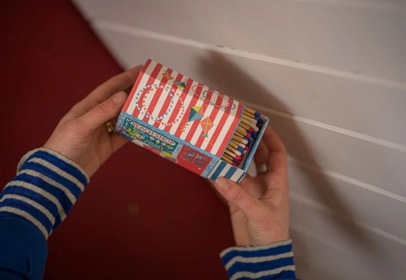 Archivist Gallery Zapałki Seaside Shop House Matches noteka (2).png