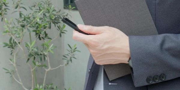 Długopis jako element wizerunku – czy luksusowe akcesoria robią różnicę?